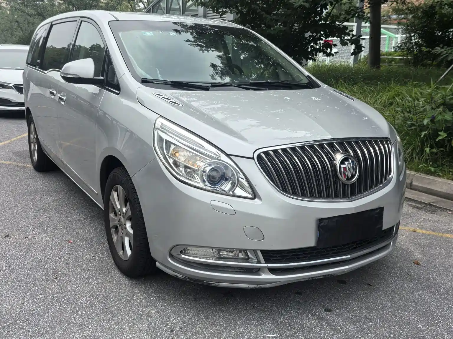 Фото 1 - Buick GL8