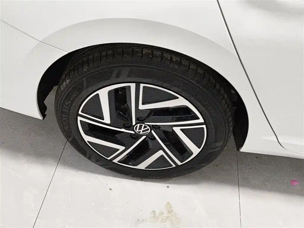 Volkswagen Sagitar 2025 300TSI DSG Flying Leap Edition фото 26