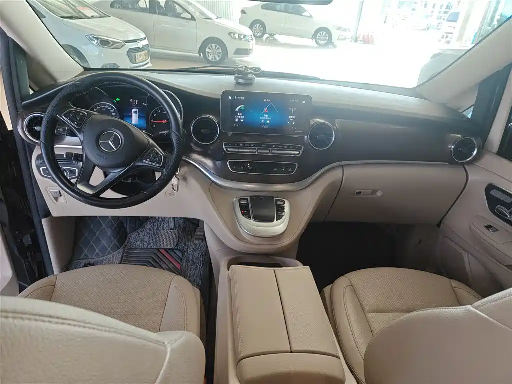 Mercedes-Benz V-Class 2020 V 260 Navigator Edition фото 12