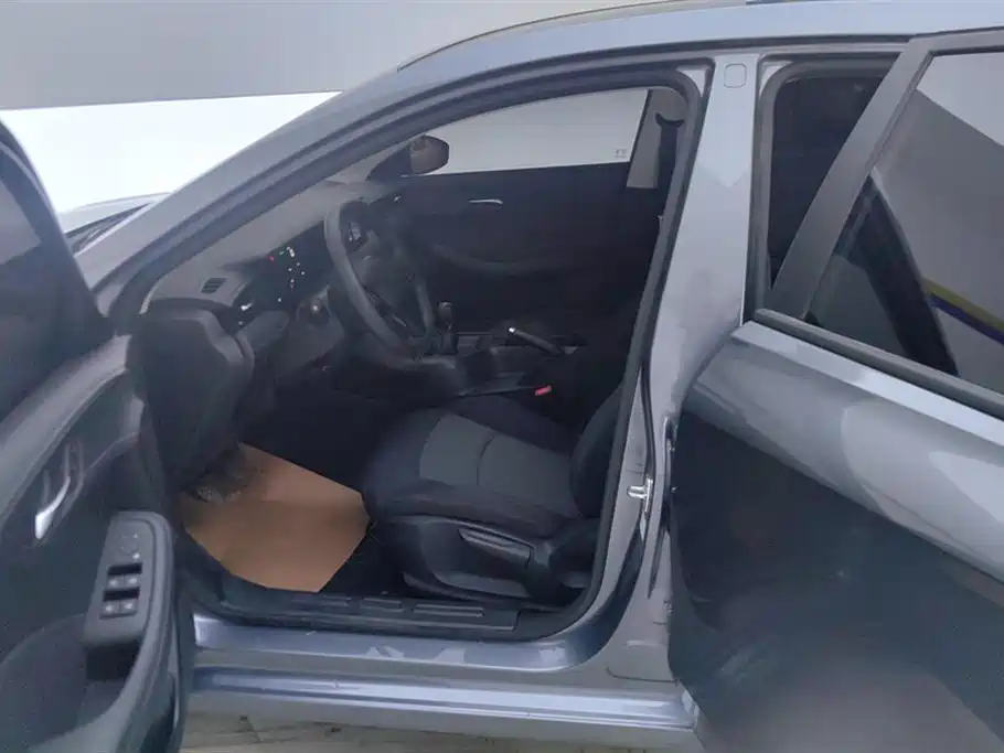 ROEWE I5