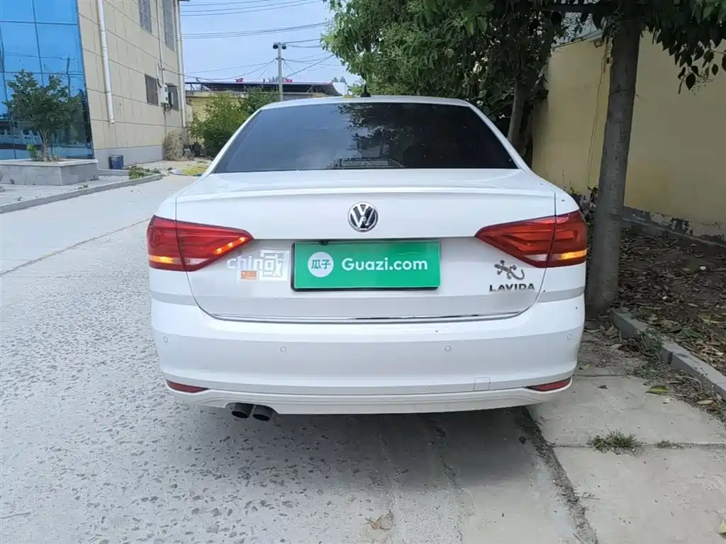 Volkswagen Lavida 2015 230TSI DSG Comfort Edition фото 6