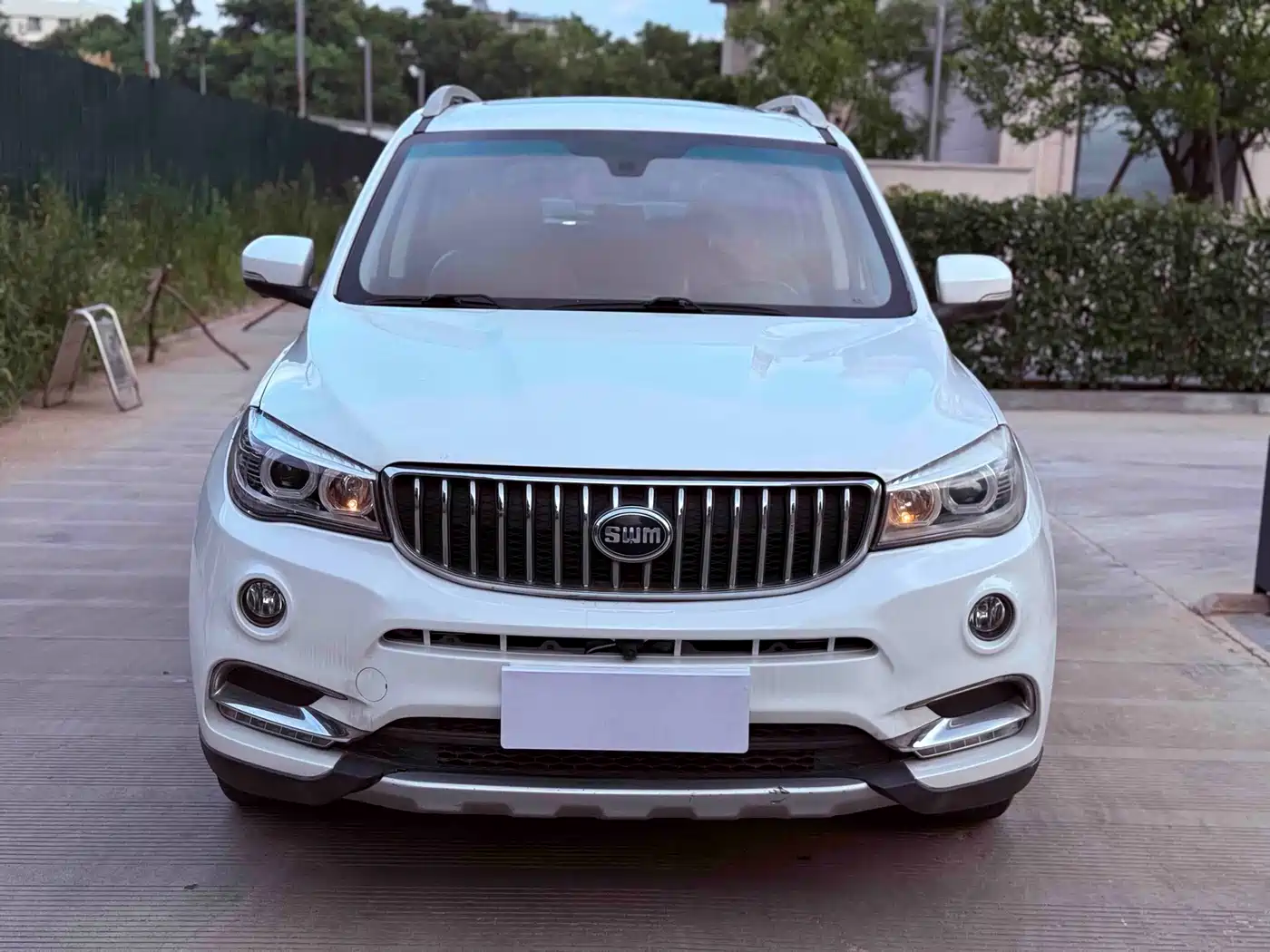 SWM Motor SWM X7 2017 2016 1.5T Manual Luxury 7-Seater