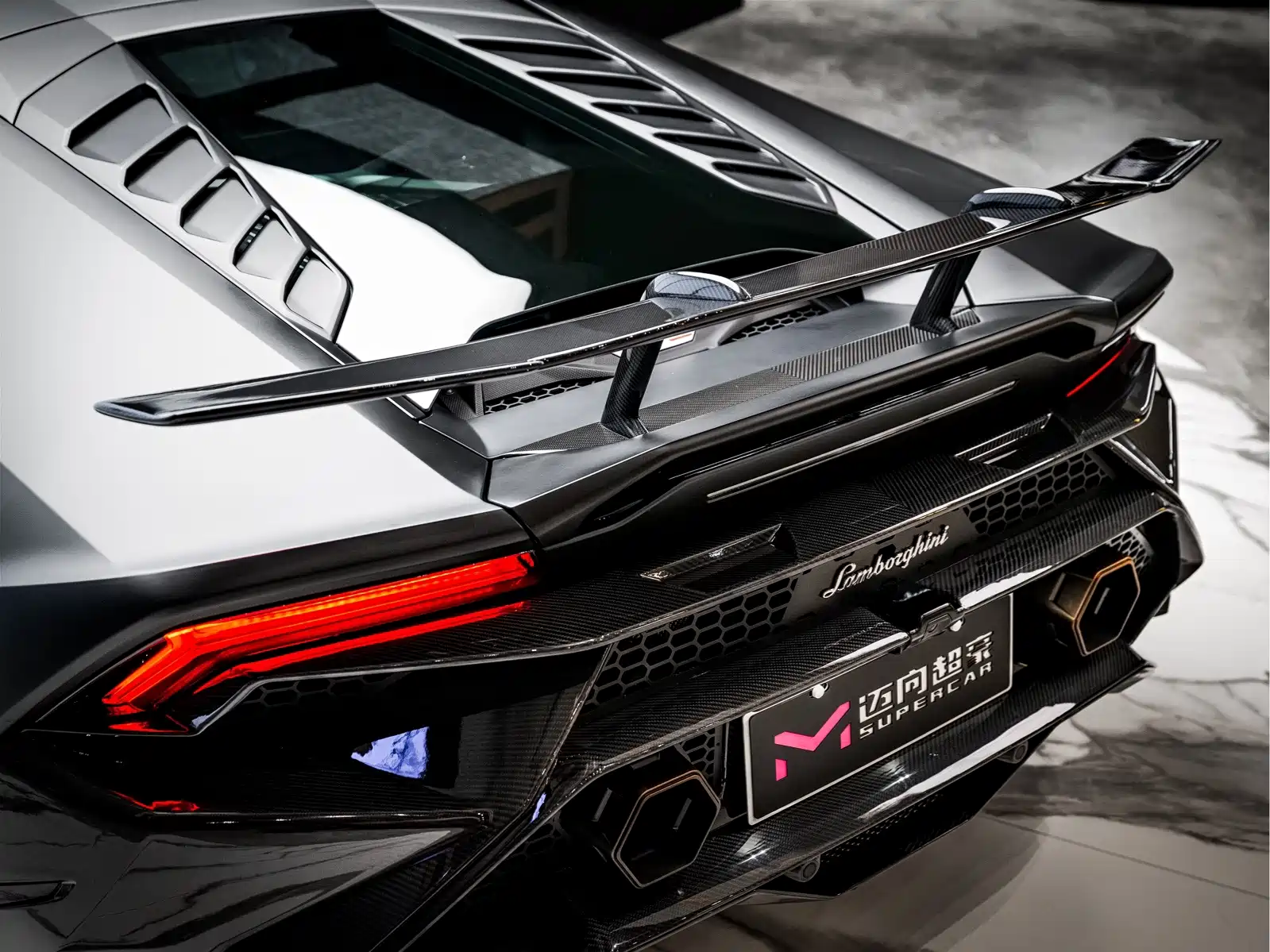 Фото 6 - Lamborghini Huracán