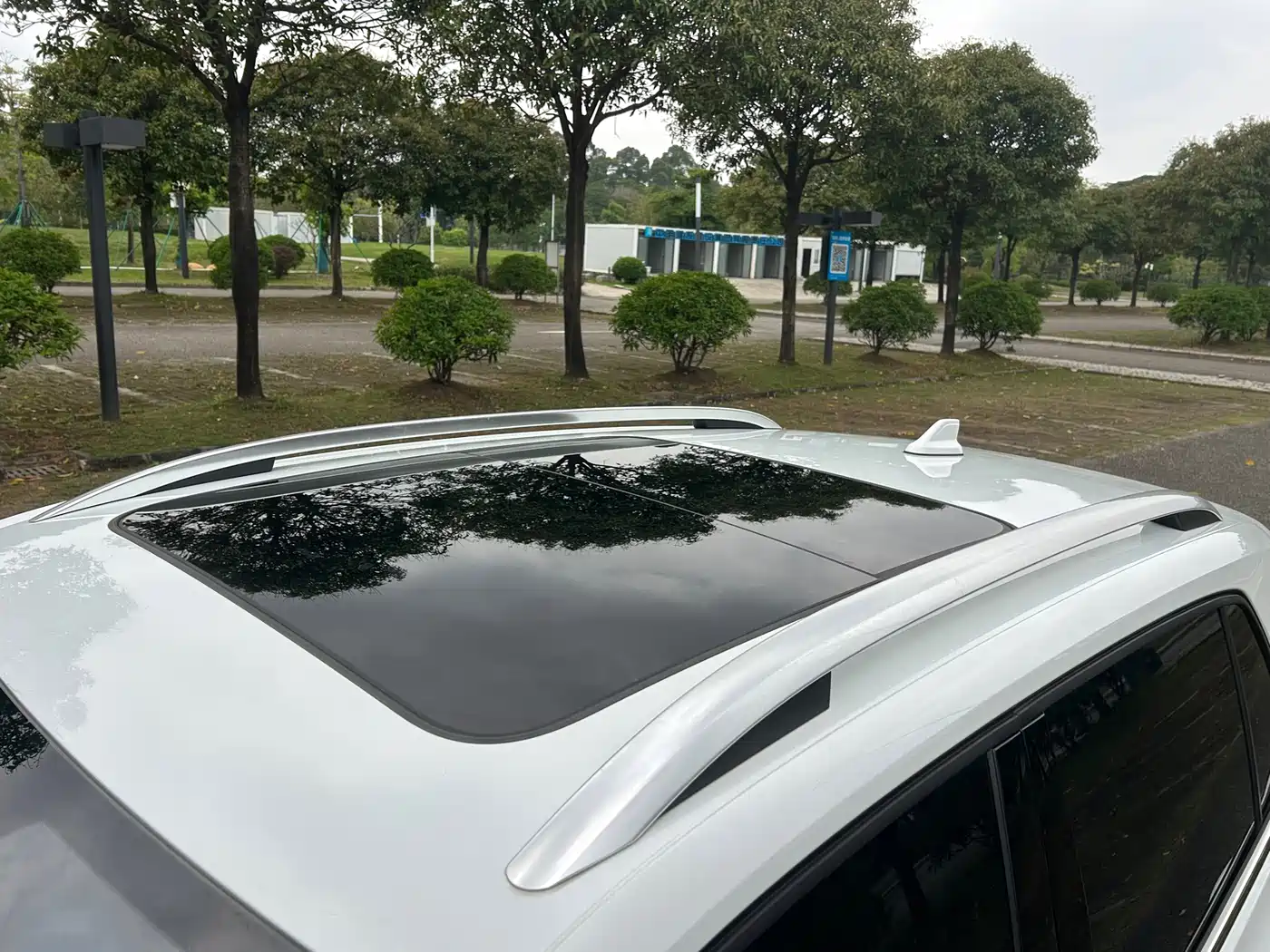 VOLKSWAGEN EXPLORING THE SHADOW