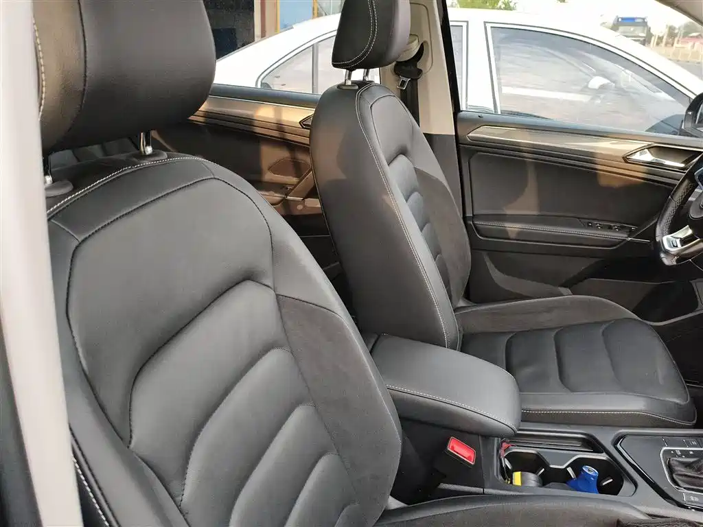 Volkswagen Tiguan L 2021 330TSI Automatic 2WD R-Line Premium фото 21