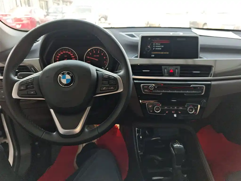 BMW X1 2016 xDrive20Li Luxury Model фото 10