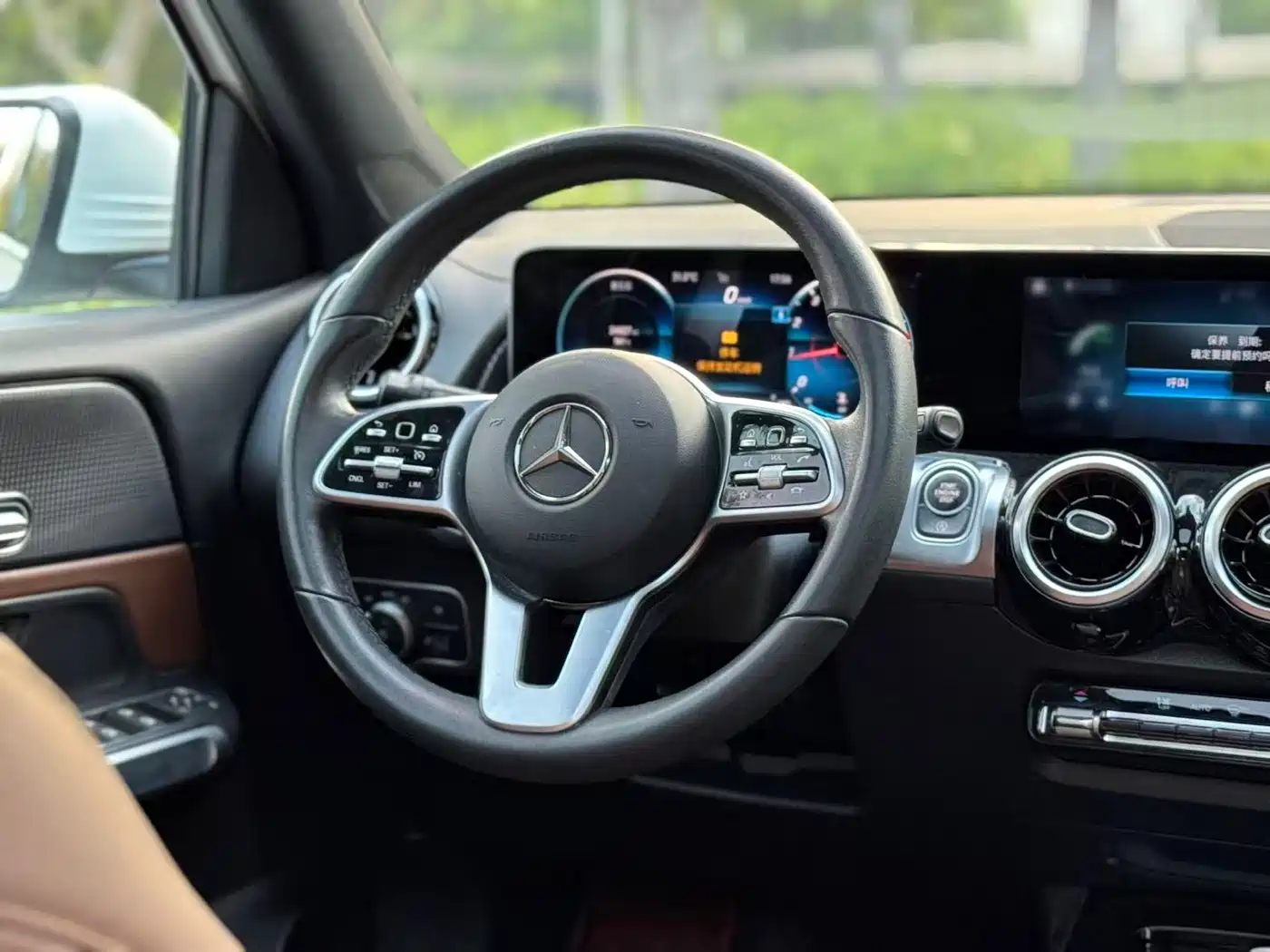 Фото 13 - Mercedes-Benz GLB