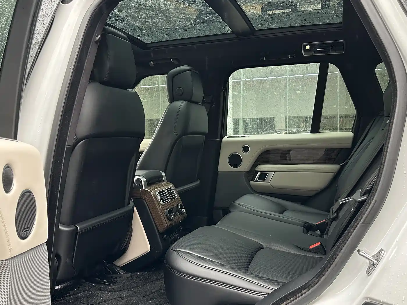 Land Rover Range Rover 2018 3.0 SC V6 Golden Age Edition фото 8