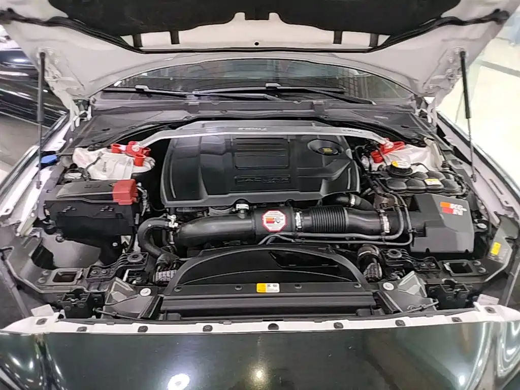 Jaguar XE 2017 2018 2.0T 200PS 2WD R-Sport