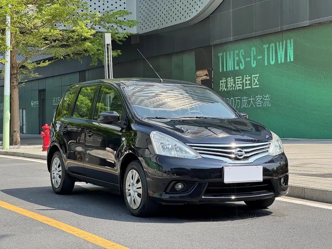 Nissan Livina 2014 2013 1.6XE CVT Comfort