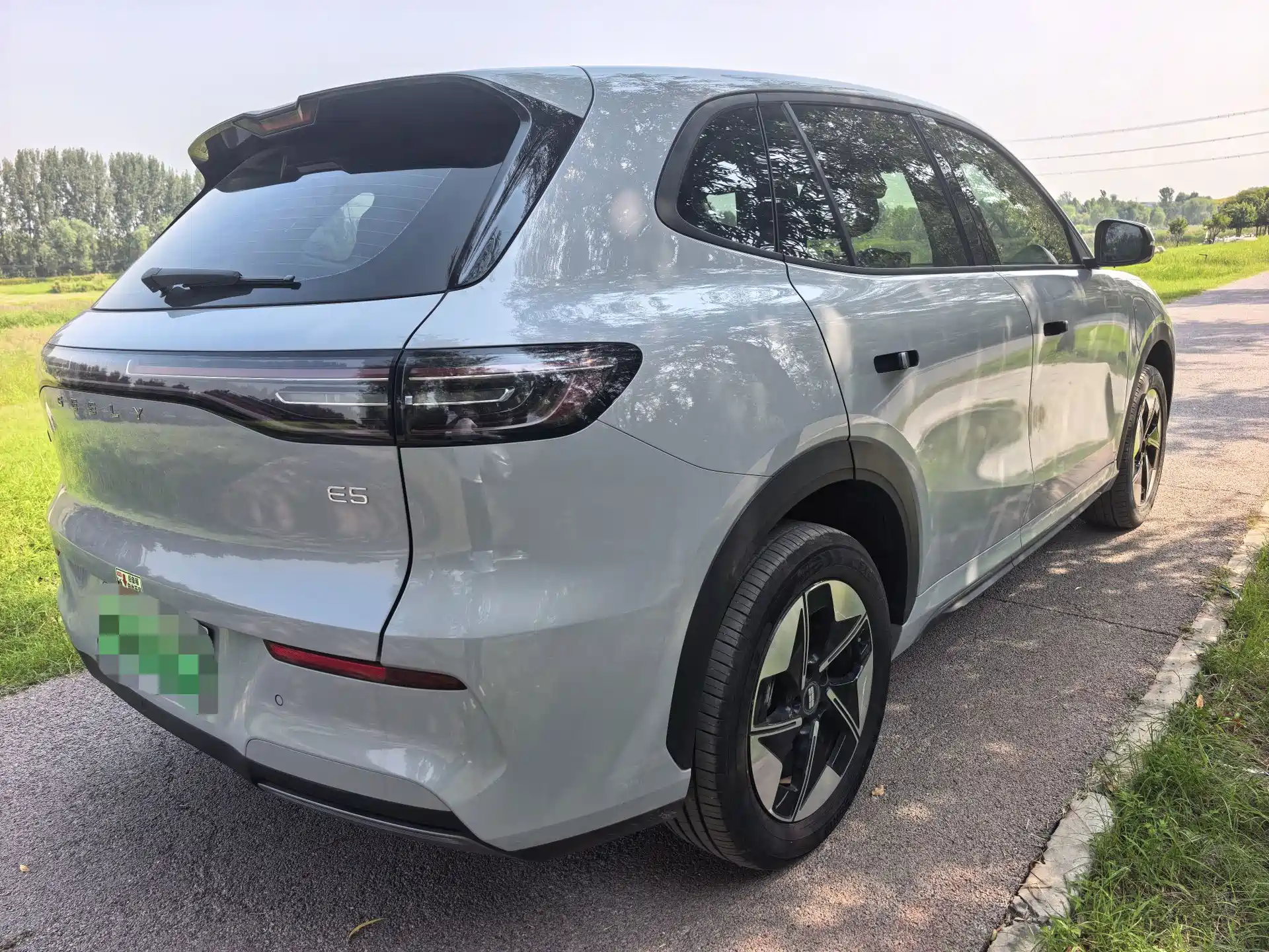 Фото 10 - Geely Galaxy Galaxy E5