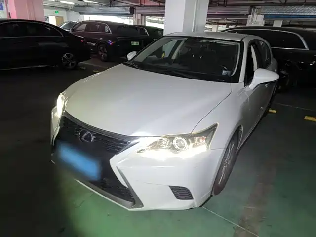  Lexus Lexus CT 2014 CT200h Elite Monochrome