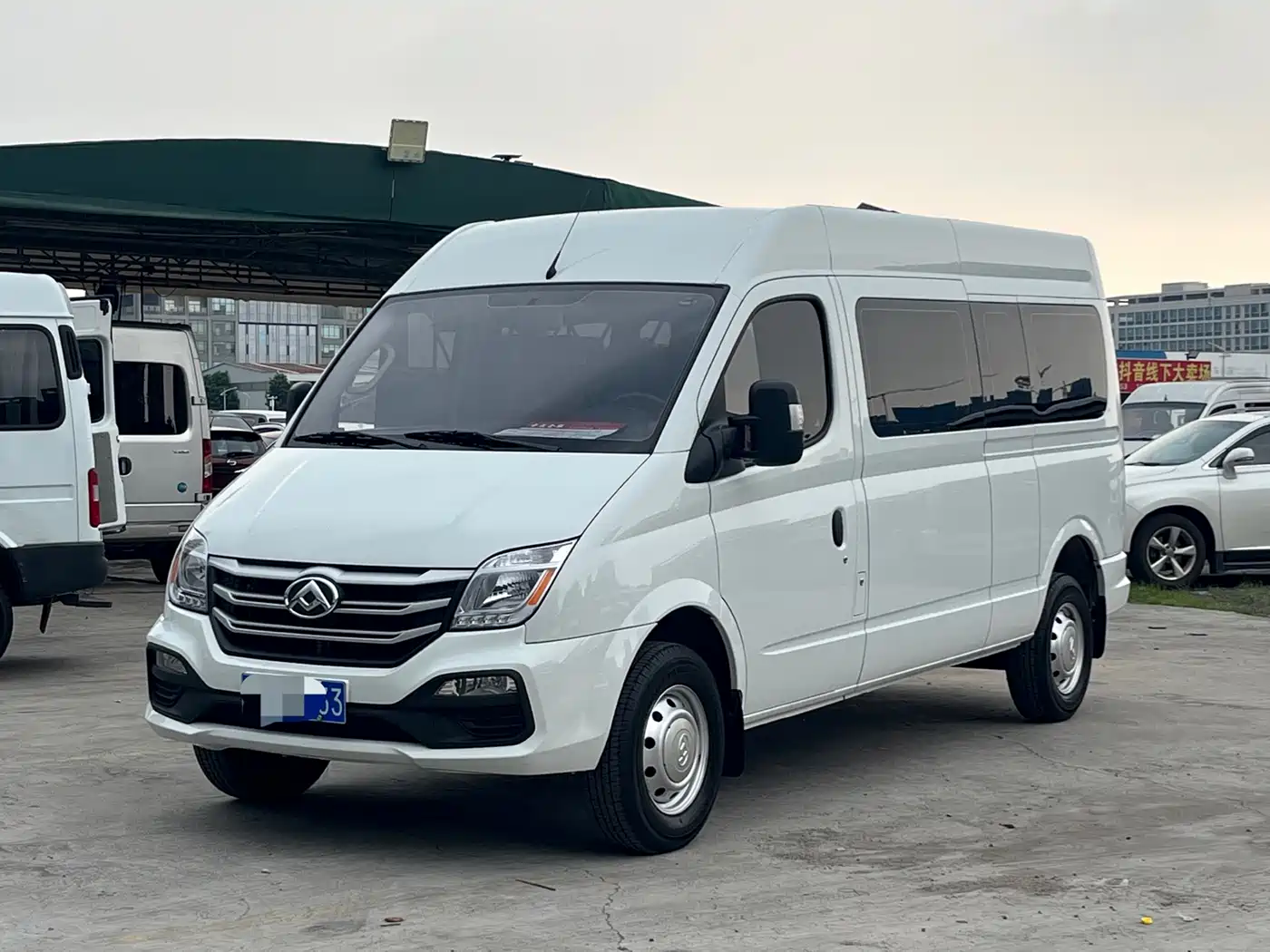 SAIC Maxus Xintu V80 2025 Value Edition Aoyun 2.0T Manual Long Wheelbase Medium Roof 127Ps 6/7/9-seater