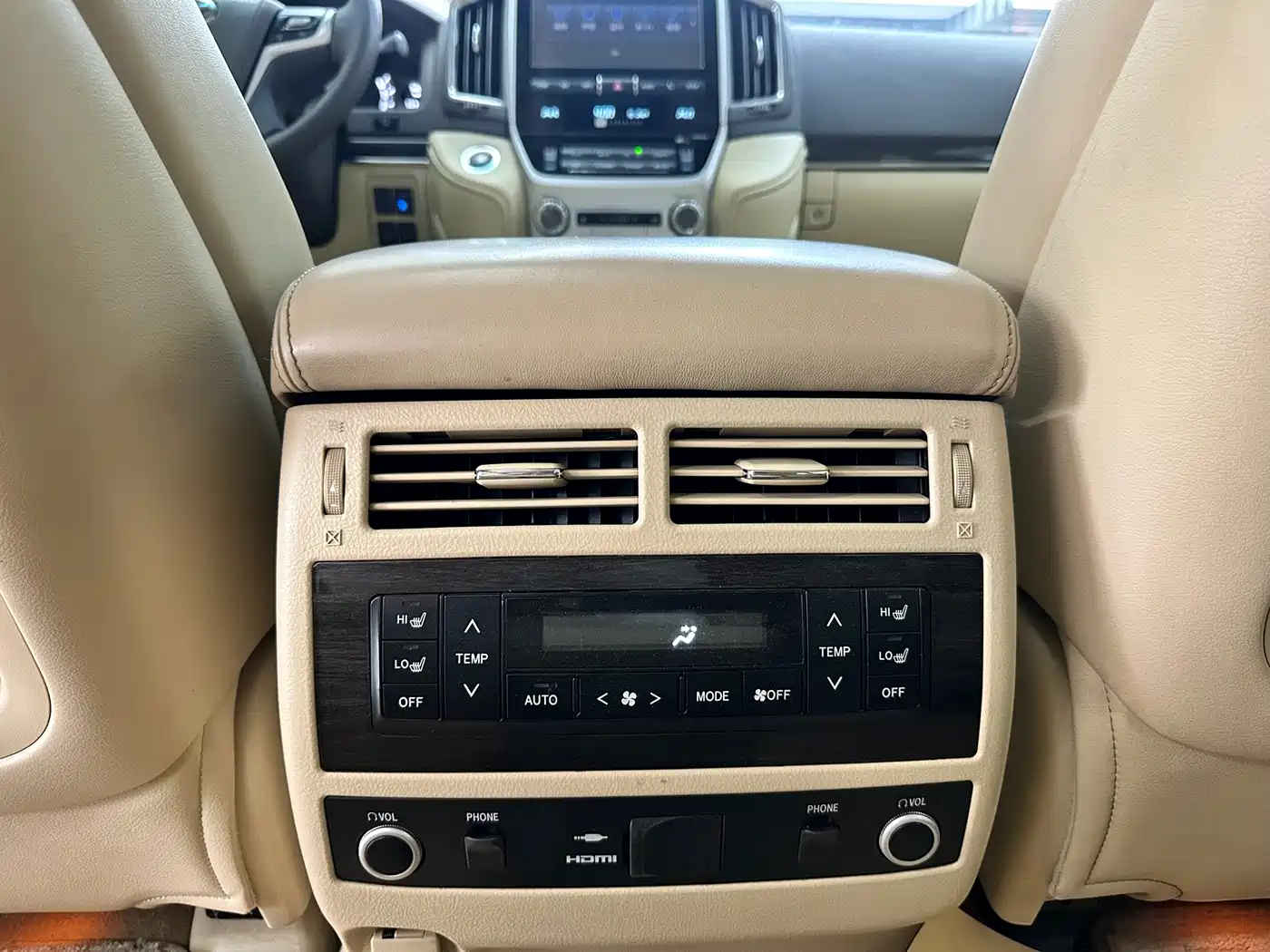 Toyota Land Cruiser 2016 4.6L Automatic VX-R фото 23