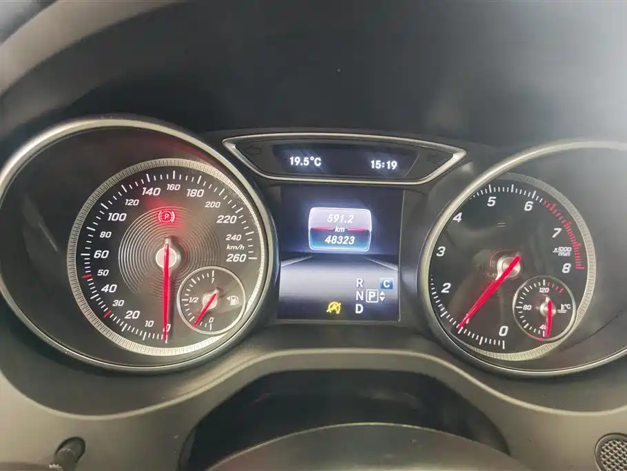 Mercedes-Benz GLA 2018 GLA 200 Dynamic фото 14
