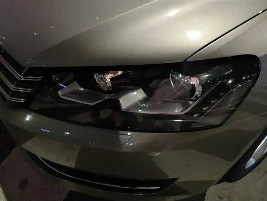 Volkswagen Passat 2015 1.8TSI DSG Prestige Edition фото 5