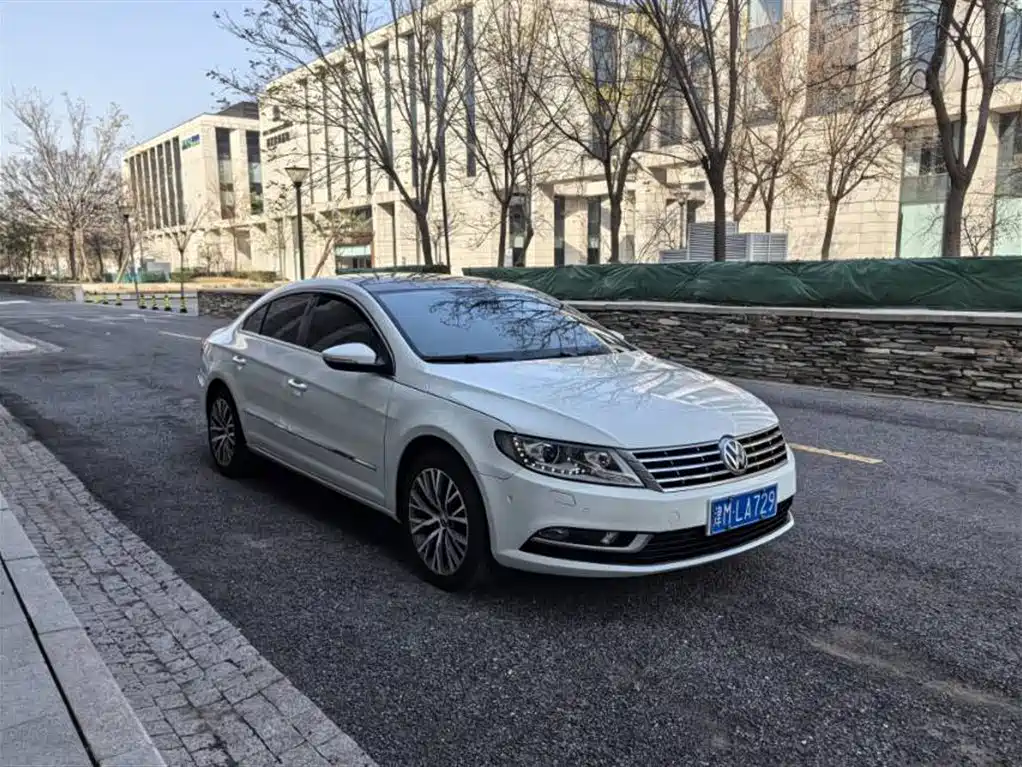 Volkswagen FAW-Volkswagen CC 2016 Model 1.8TSI Luxury фото 3