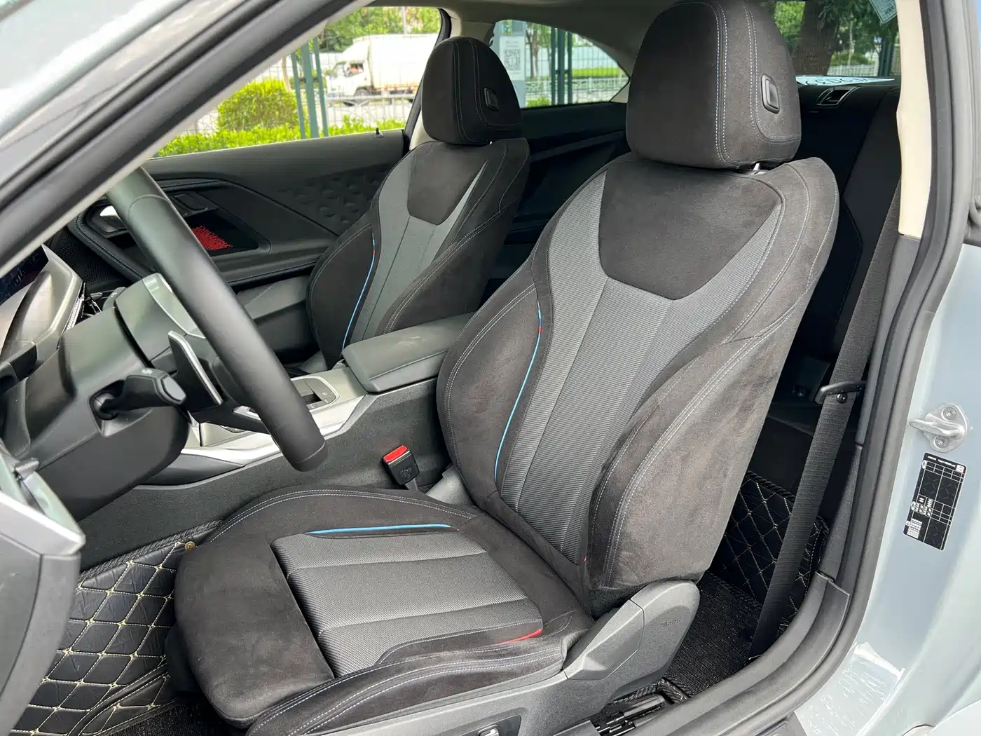 BMW 2 Series (Import) 2026 2025 225i M Sport Shadowline Package
