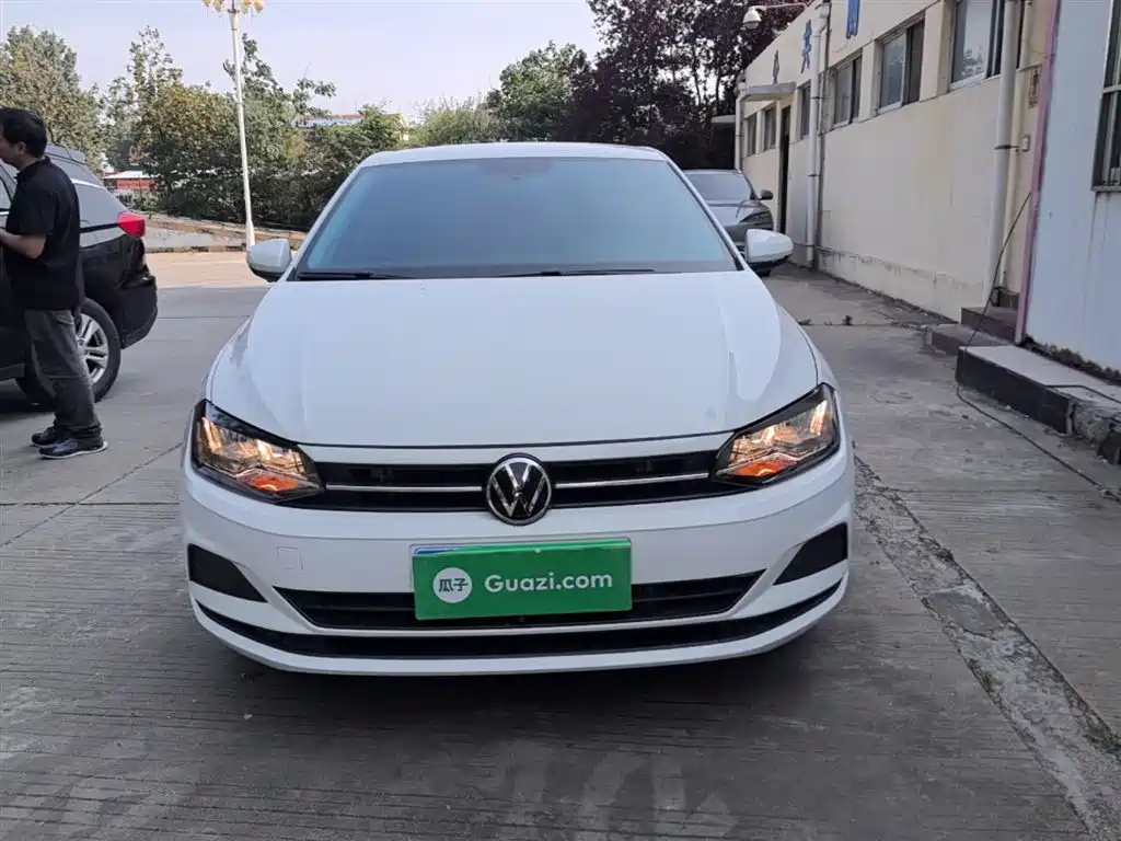 Volkswagen Polo 2023 Facelift Plus 1.5L Auto Joyful Living Edition фото 3