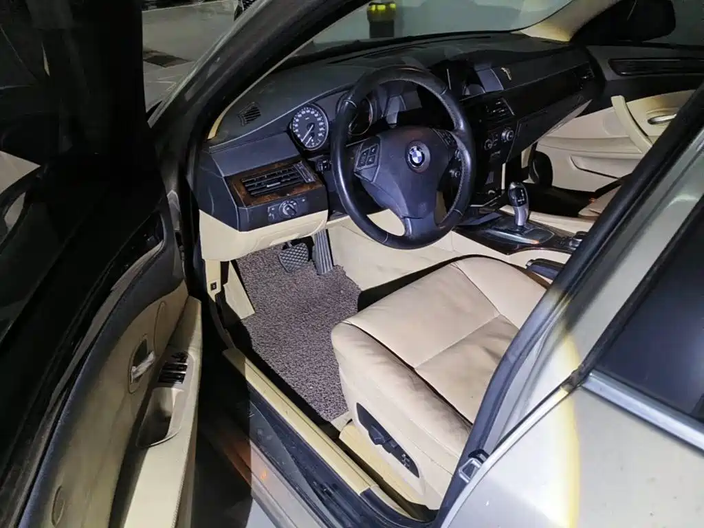 Photo 8 - BMW 5 Series