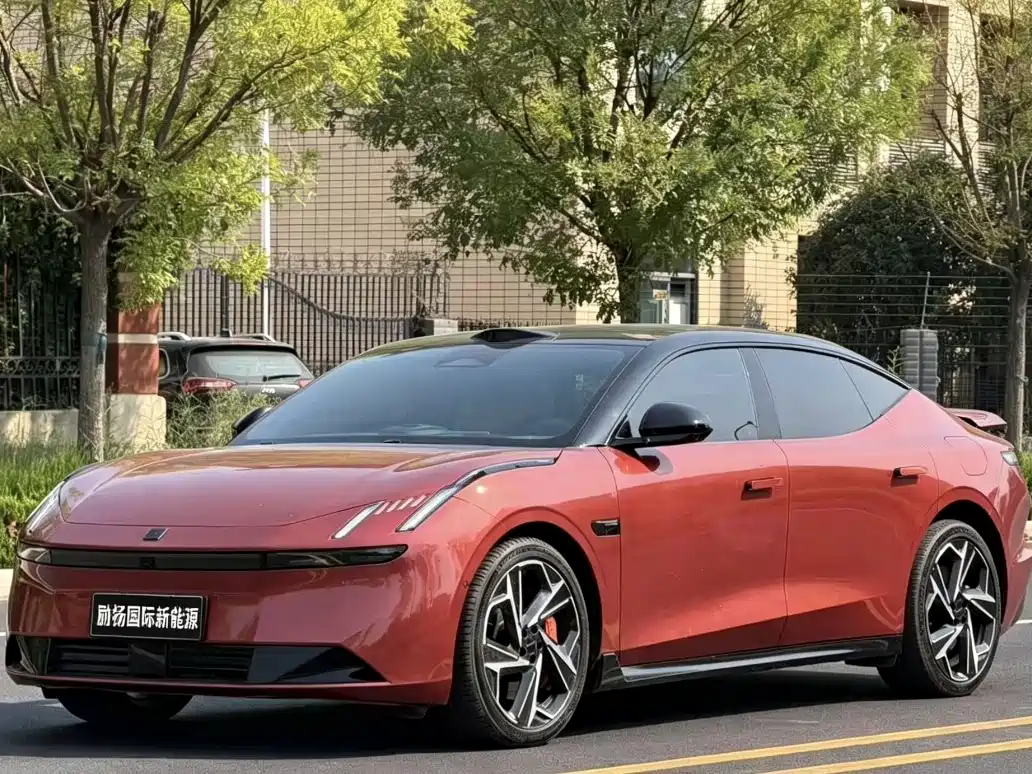 2025 Lynk & Co Z10