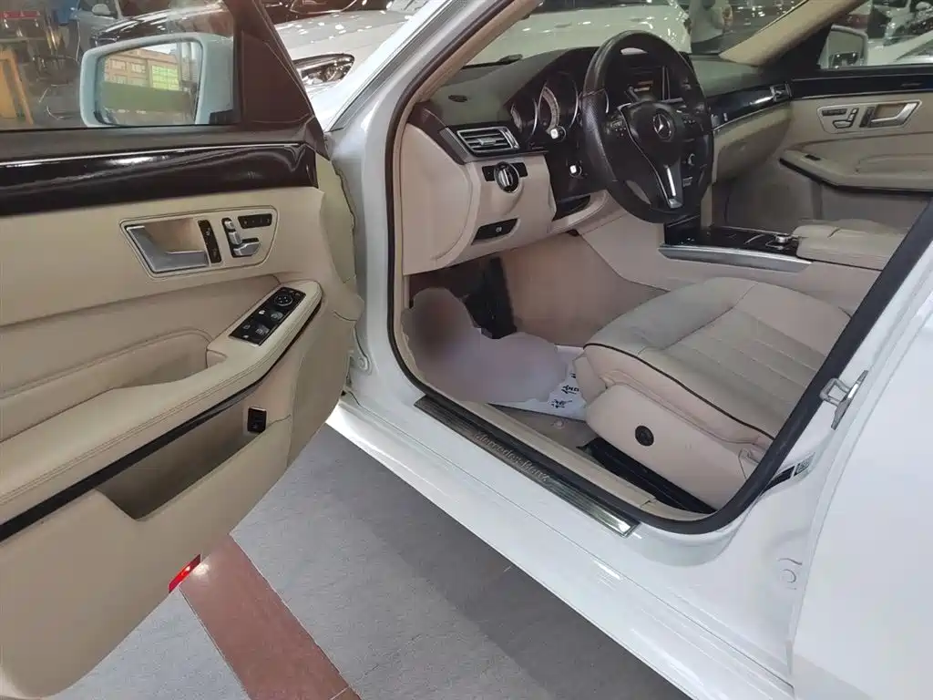 Mercedes-Benz E-Class 2015 E 260 L Sport фото 16