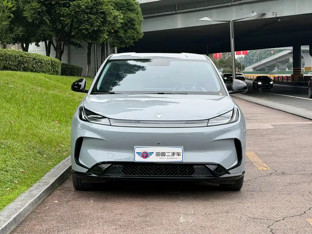 Фото 2 - ARCFOX T1