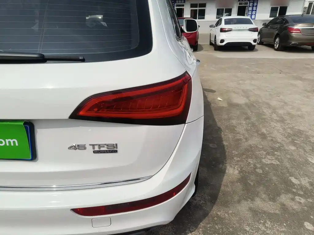 Photo 24 - Audi Q5 (Import)