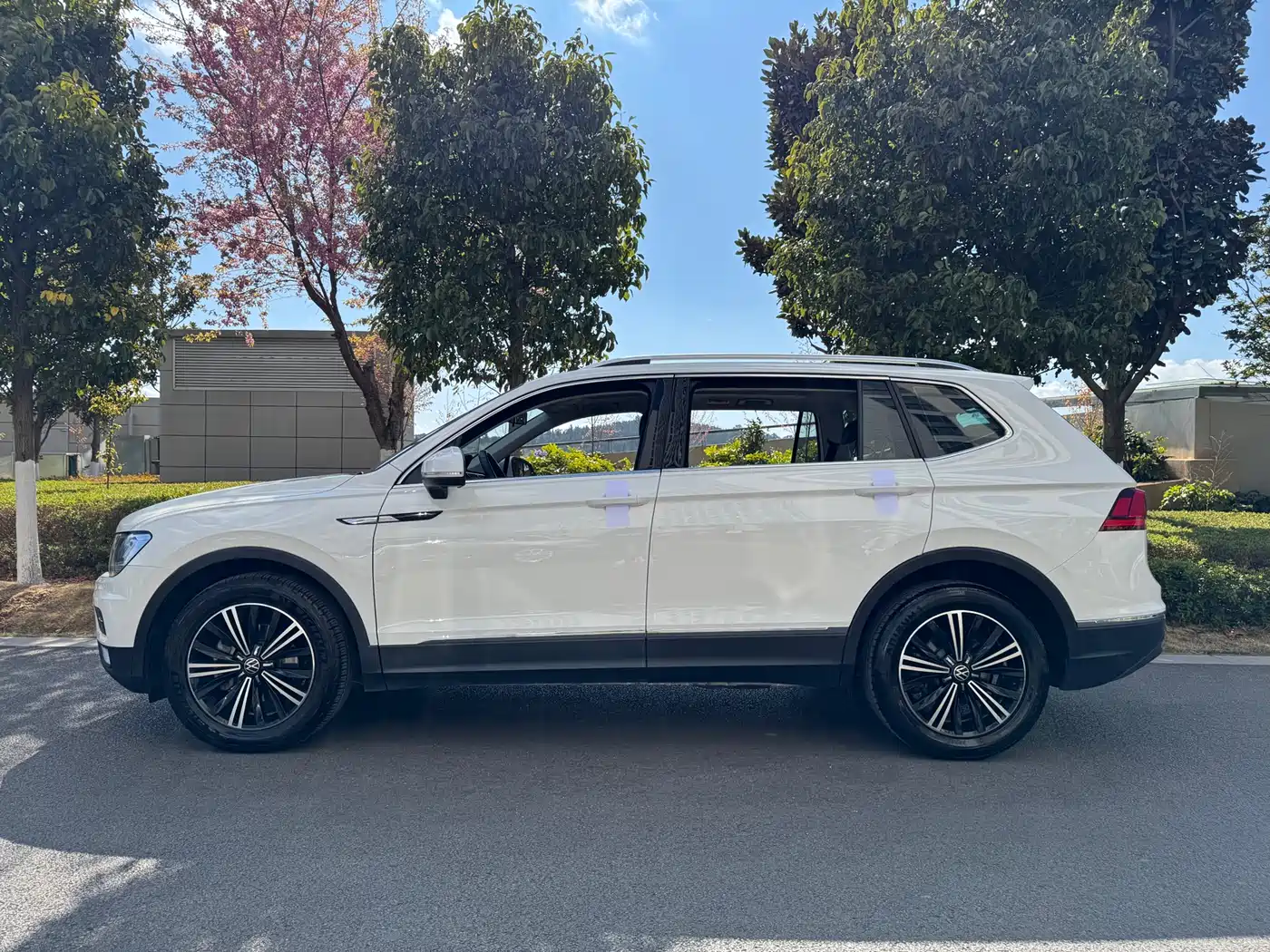 Volkswagen Tiguan L 2021 330TSI Automatic 2WD Smart фото 4