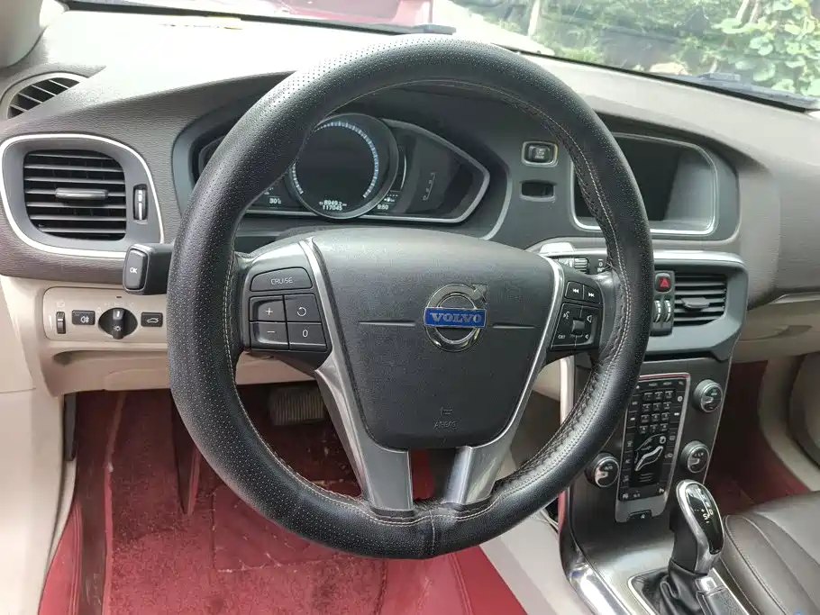Volvo V40 2015 2015 1.6T Smart Elegance Edition