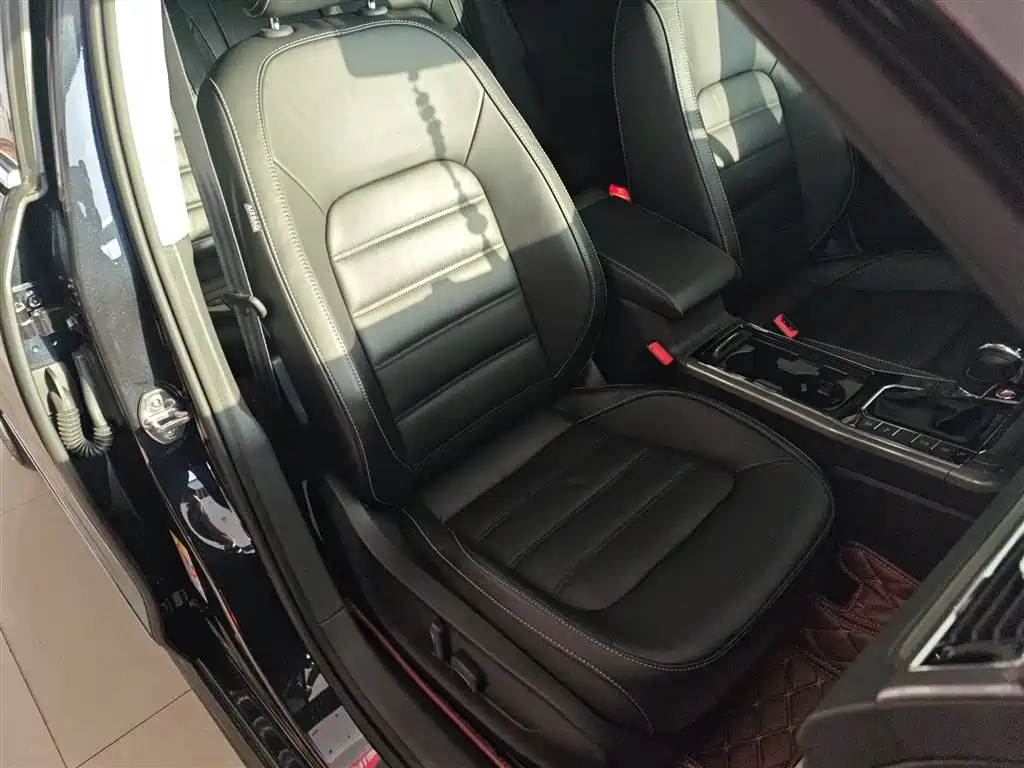 Volkswagen Passat 2017 330TSI DSG Prestige фото 25