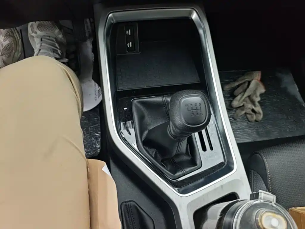 Wuling Motors Wuling Jiachen 2023 2022 1.5L Manual Joy Elite