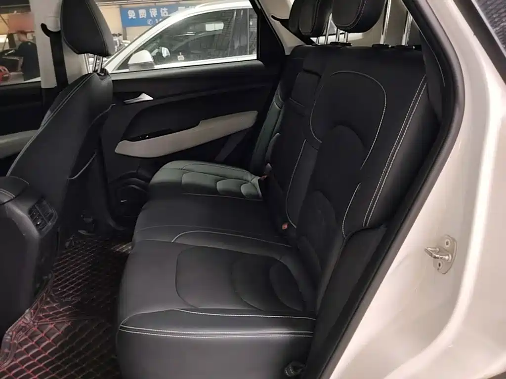 Baojun 530 2019 2018 1.5T Manual Premium Model China V