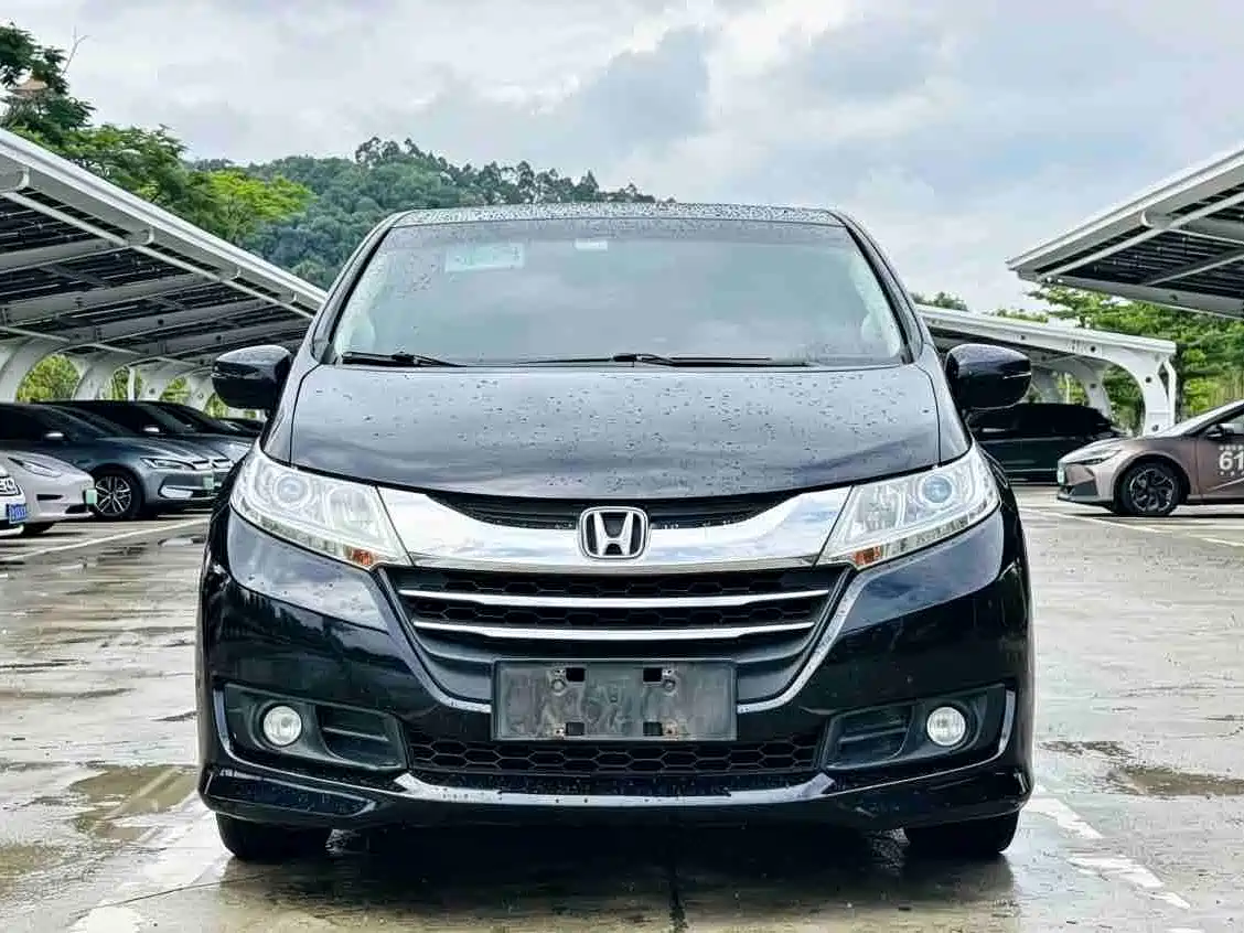 Фото 3 - Honda Odyssey