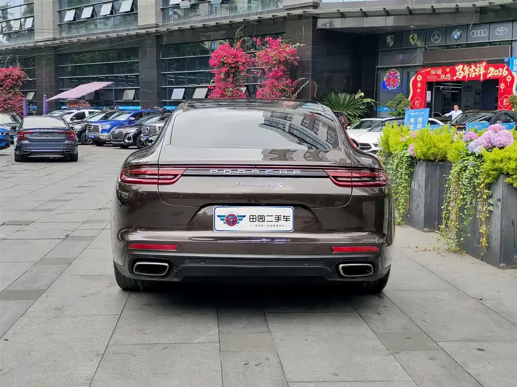 Porsche Panamera 2017 Panamera 4 Executive Long Wheelbase 3.0T фото 5
