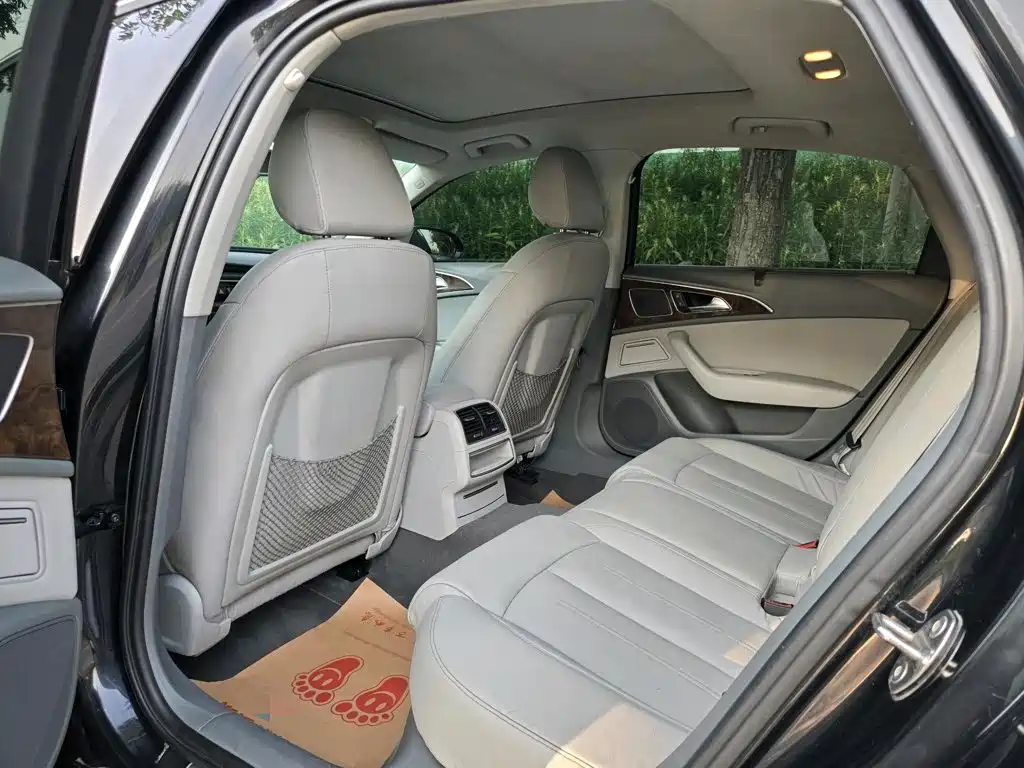 Photo 6 - Audi A6L