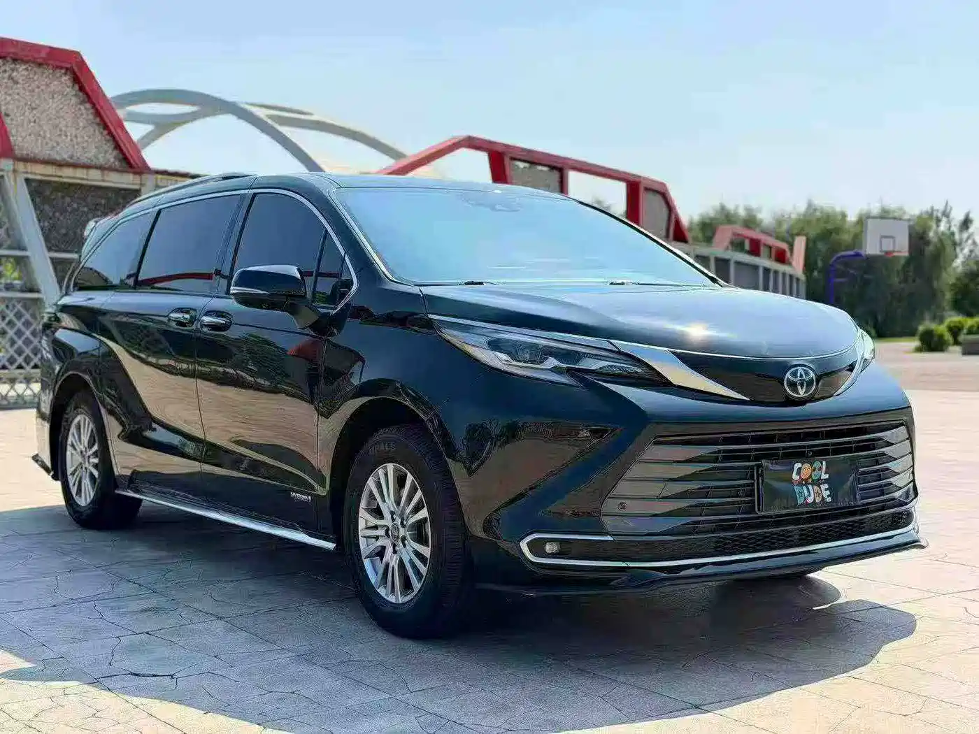 Photo 3 - Toyota Sienna
