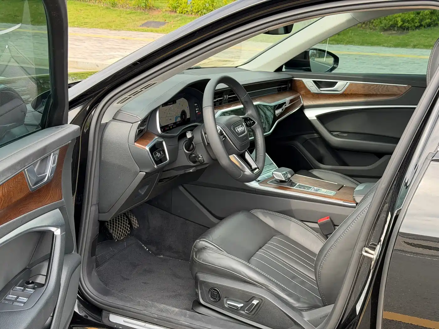 Фото 7 - Audi A6L