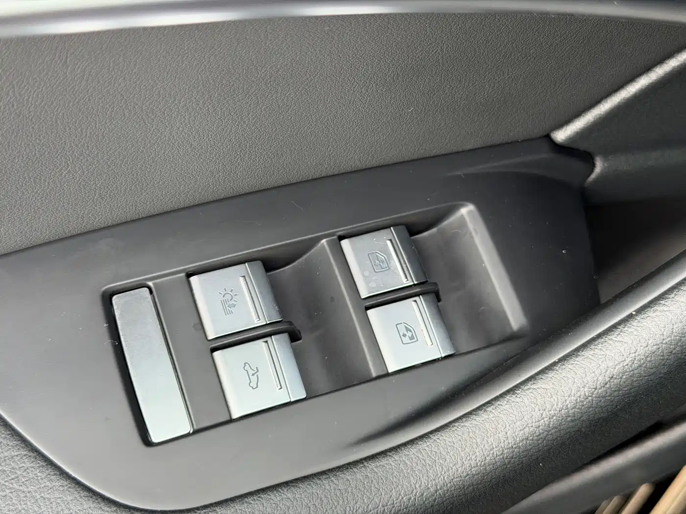 Фото 13 - Audi A6L