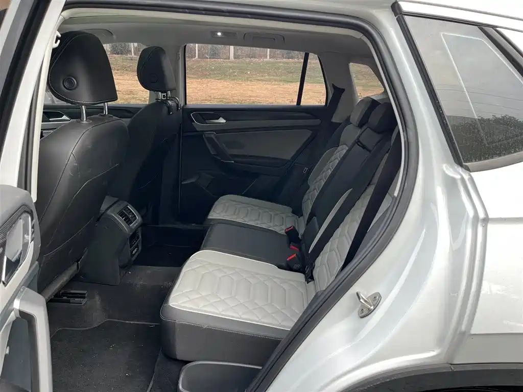 Volkswagen Tayron 2024 300TSI 2WD Luxury Plus Advanced фото 15