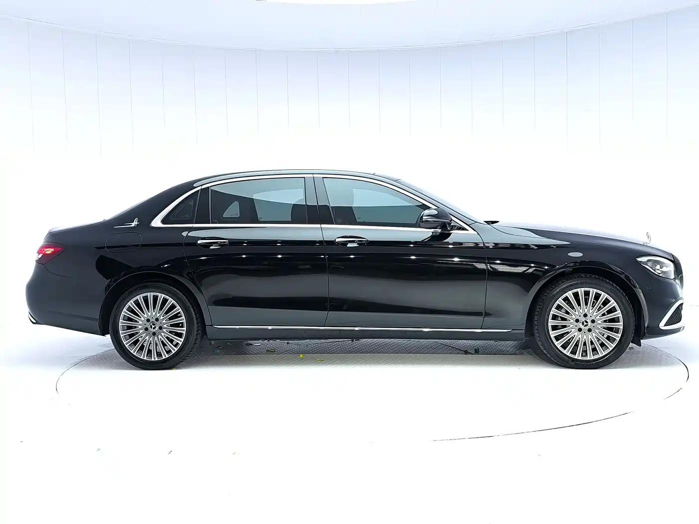 Mercedes-Benz E-Class 2023 Facelift E 300 L Fashion фото 4