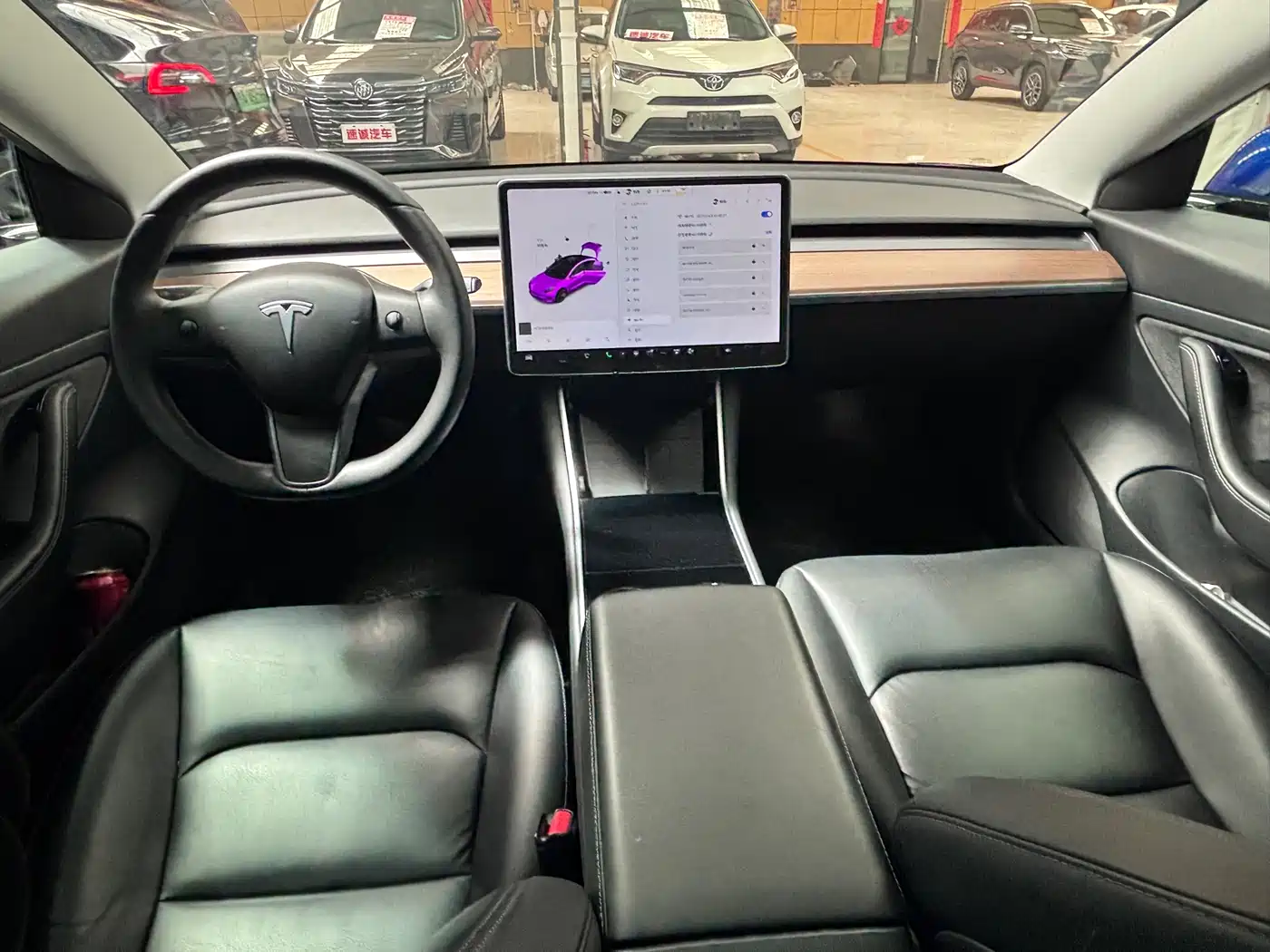 TESLA MODEL 3