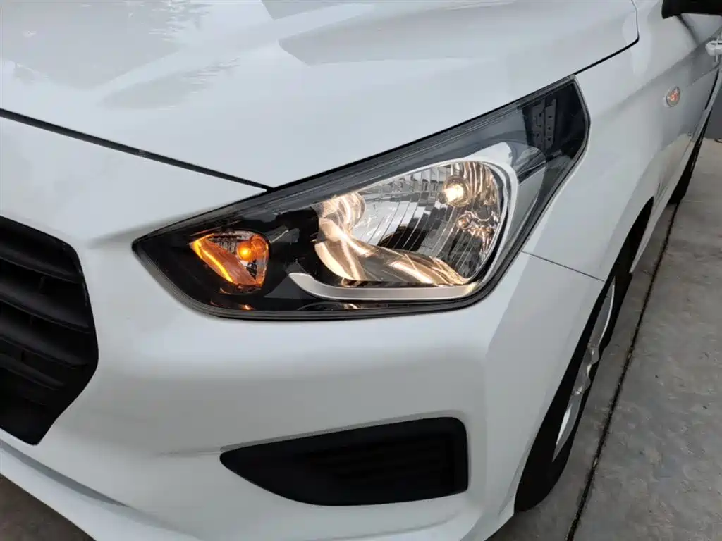 Hyundai Verna 2017 1.4L Manual Renewal China V фото 24