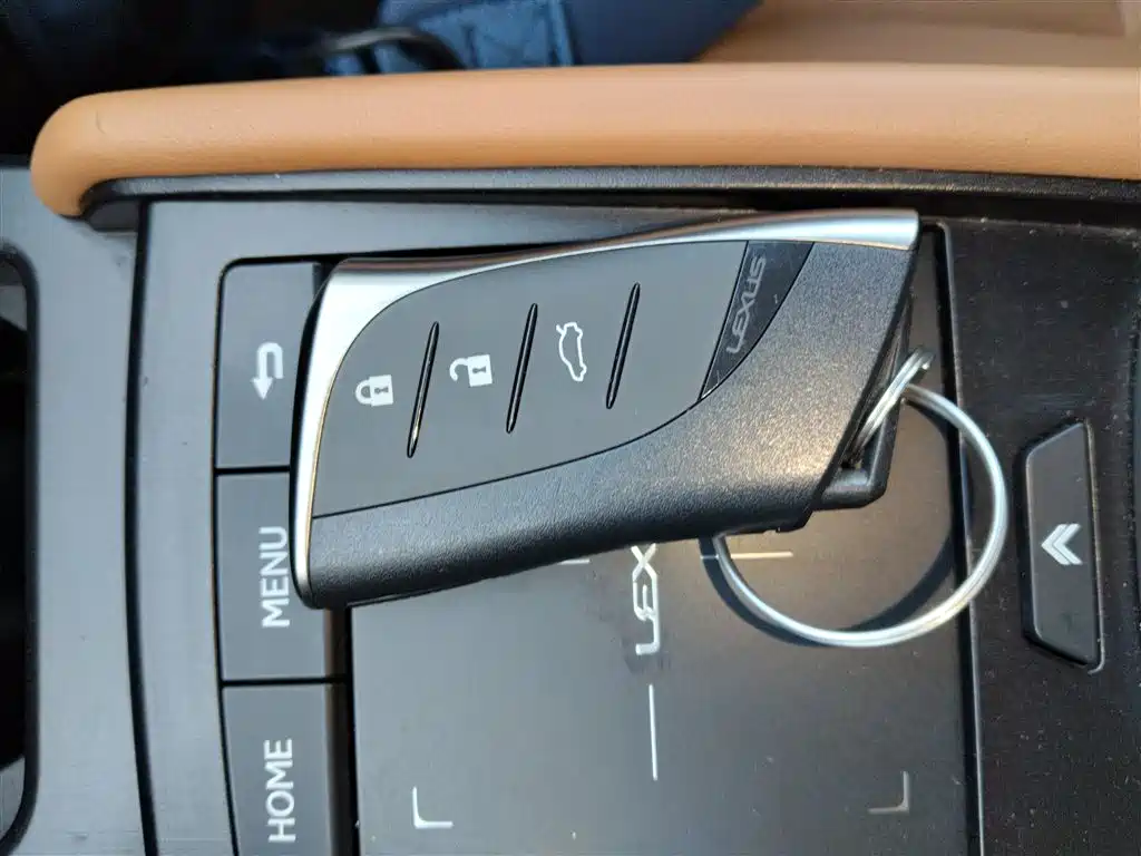 Lexus ES 2018 300h Excellence Edition China V фото 9