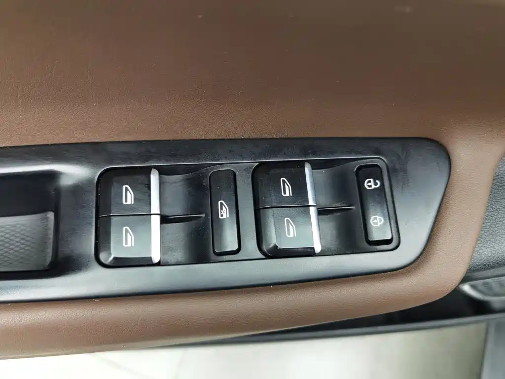 Photo 9 - Geely Emgrand GS