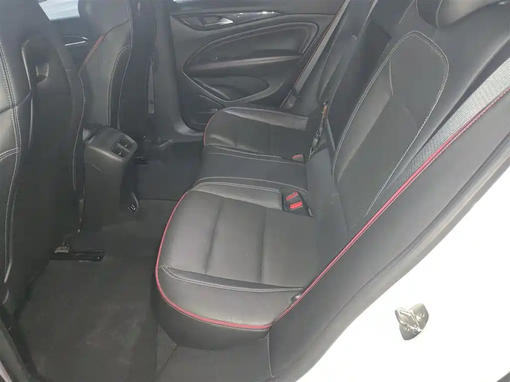 Buick Regal 2017 GS 28T Luxury Model фото 25