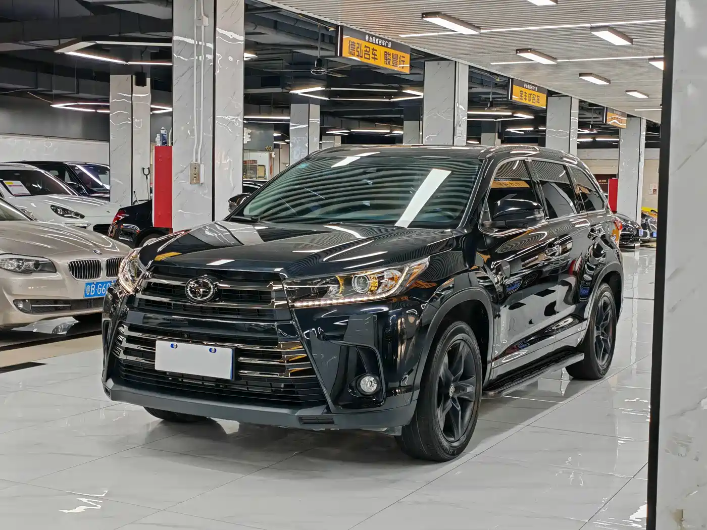 Toyota Highlander 2018 Model 2.0T 4WD Knight Edition 7-Seater China VI фото 3
