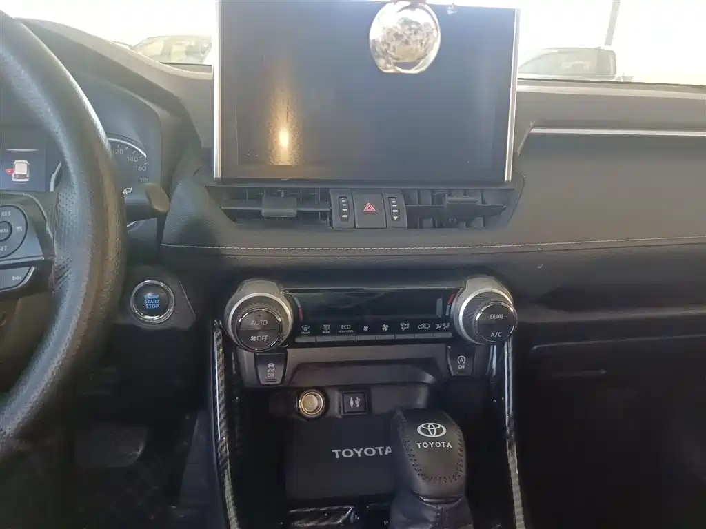 Toyota Wildlander 2020 2.0L CVT 2WD Luxury Edition фото 5