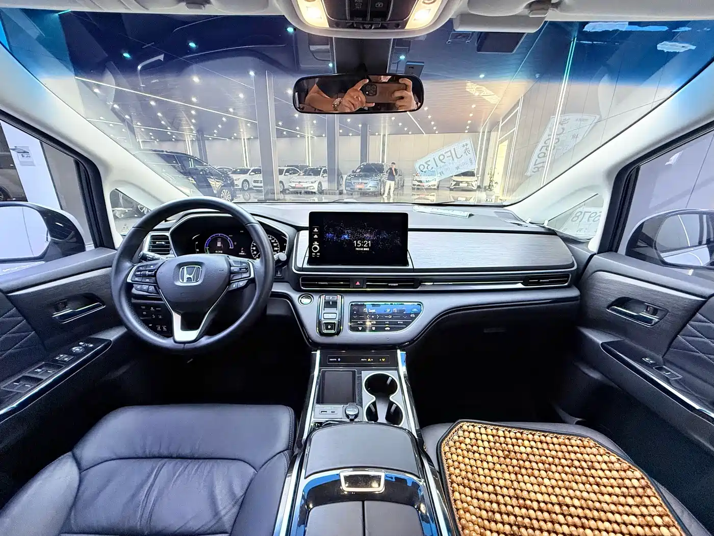 Honda Elysion 2023 2022 2.0L e:HEV Luxury