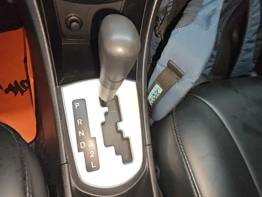 Hyundai Reina 2014 Model 1.4L Automatic GLX фото 14